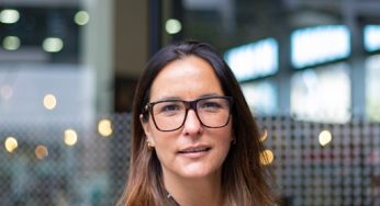 Daniela Guarda Martínez, directora de la Ingeniería en Turismo y Hotelería, Facultad de Economía y Negocios, Universidad Andrés Bello, Sede Viña del Mar.