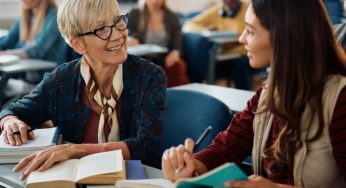 Personas mayores podrán estudiar junto a universitarios en la PUCV