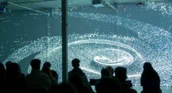 Proponen inédita experiencia sensorial con imágenes y música en vivo en torno a las ondas sinusoidales